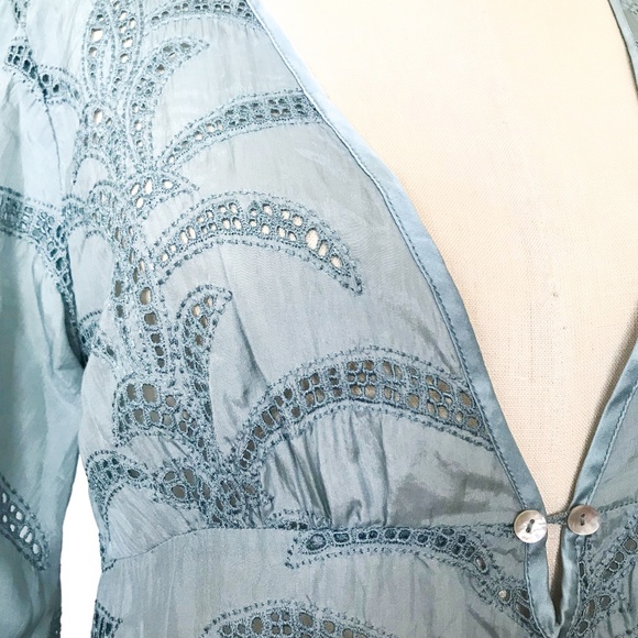 GOLD HAWK - Pale Blue Silk Top w/ Flared Sleeves - Picture 4 of 4